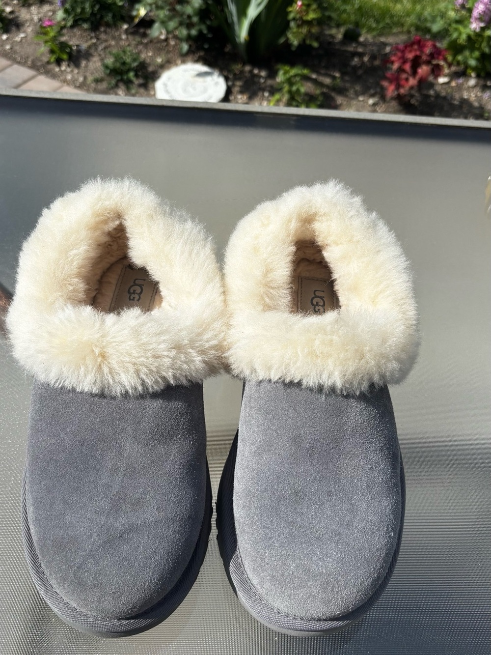 UGG Women's Gray Suede Slippers with Cream Shearling Trim sz 7